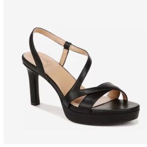 NWT Naturalizer Abby Platform Sandal in size 6W